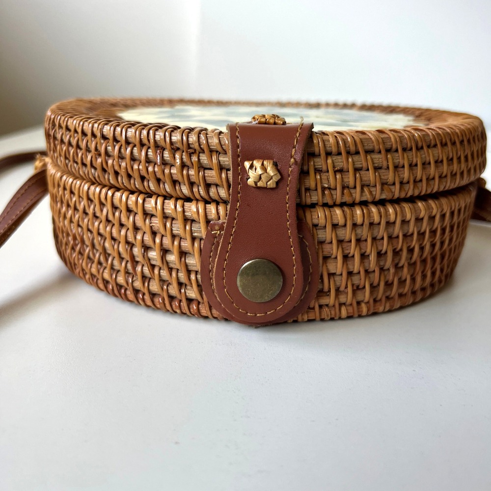 Round Rattan Crossbody Bag Capiz Shell Mosaic Boho Coastal Woven Purse - Picture 6 of 14